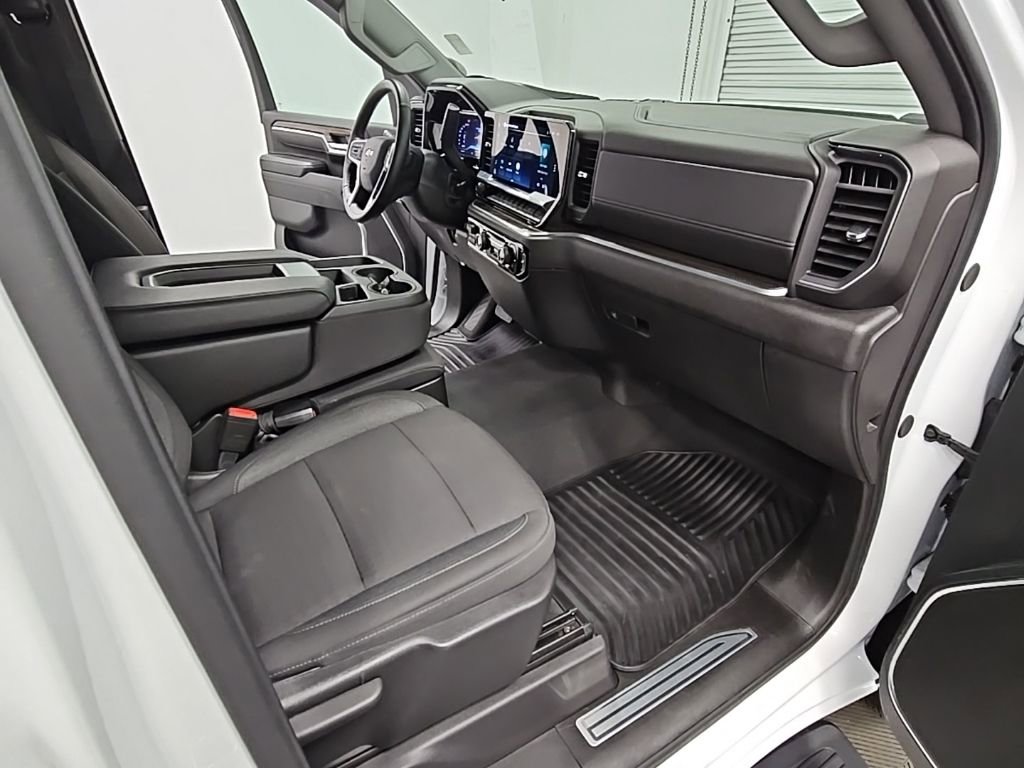 Used 2025 Chevrolet Silverado 2500 LT w/ Convenience Package image 38