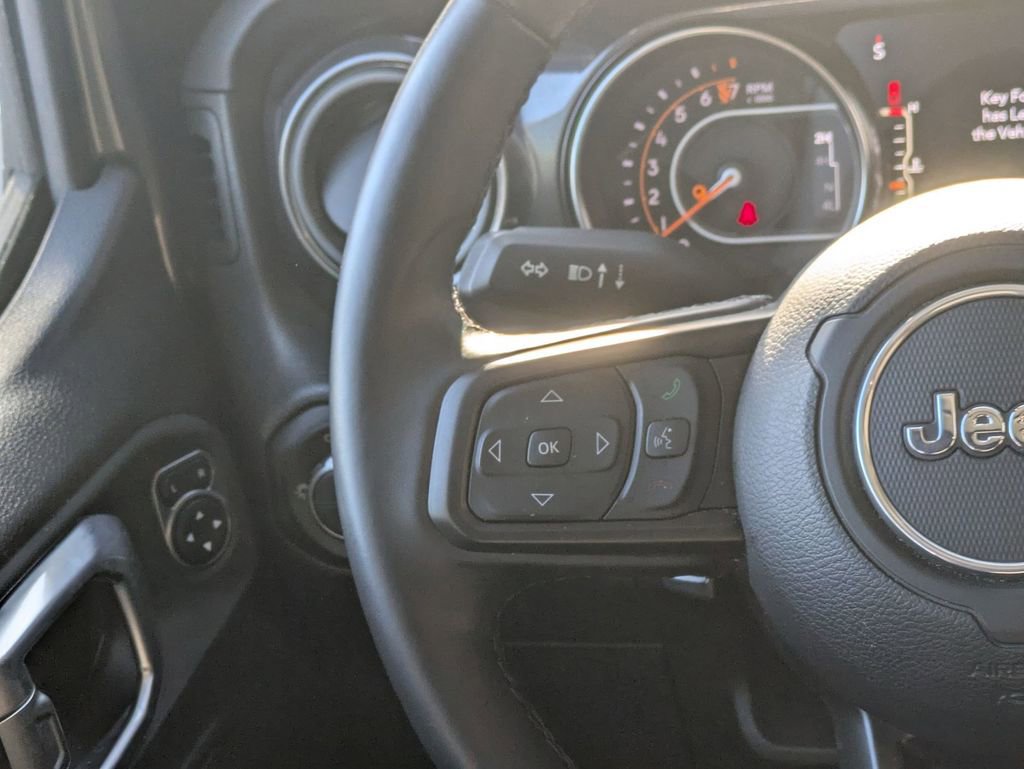 Used 2022 Jeep Gladiator Sport image 13