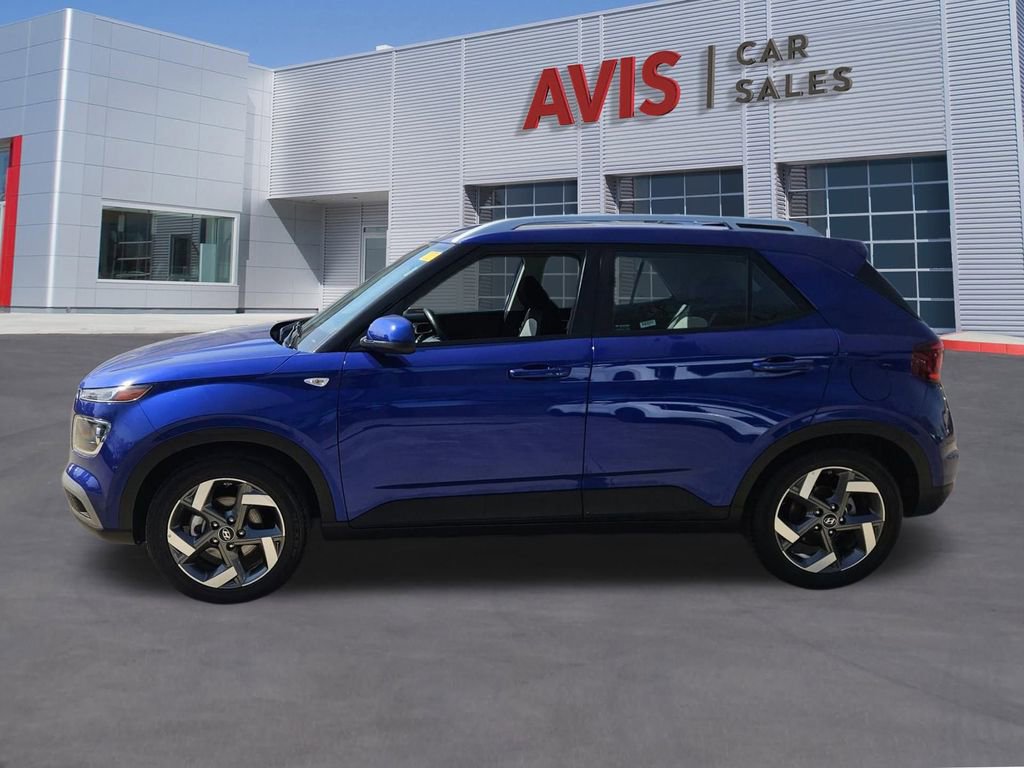 Used 2025 Hyundai Venue SEL image 2