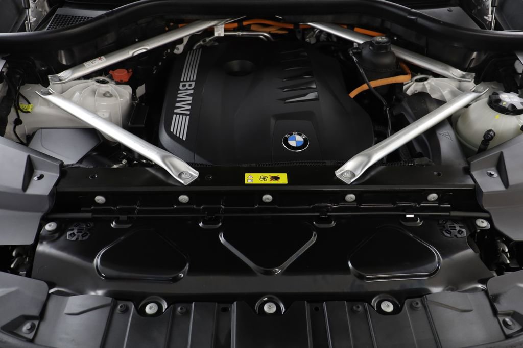 Certified 2024 BMW X5 xDrive50e w/ Premium Package image 24