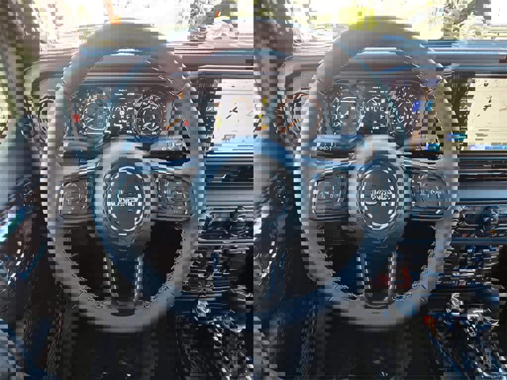 New 2025 Jeep Gladiator Rubicon image 21