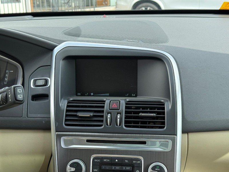 Used 2016 Volvo XC60 T5 Platinum FWD image 14