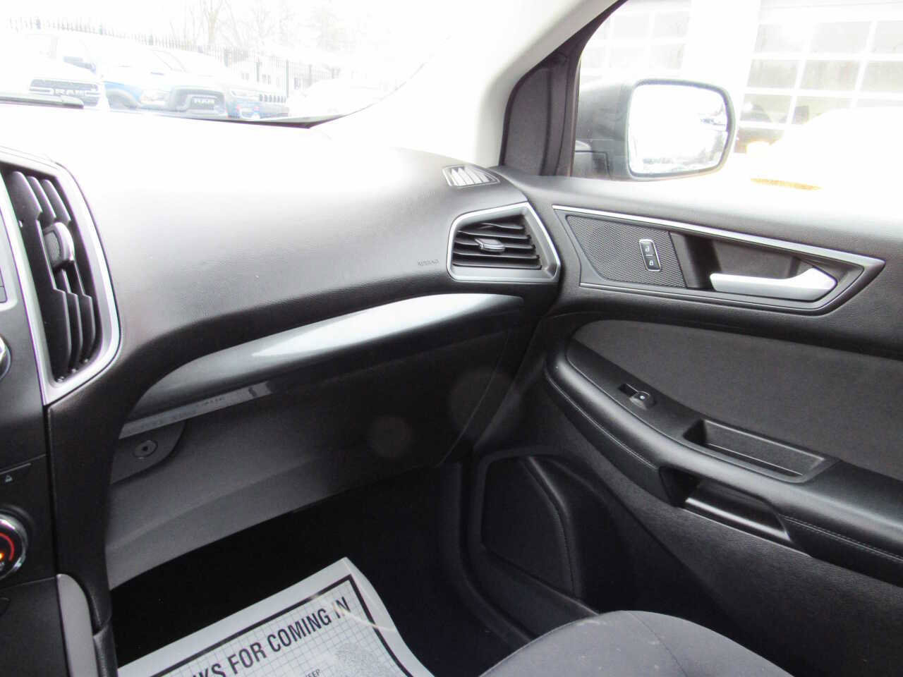 Used 2017 Ford Edge SE image 15