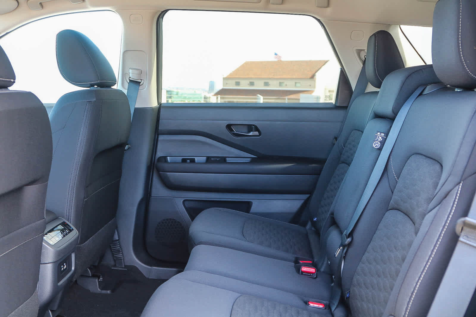 New 2025 Nissan Pathfinder SV w/ Black Appearance Package FWD image 20