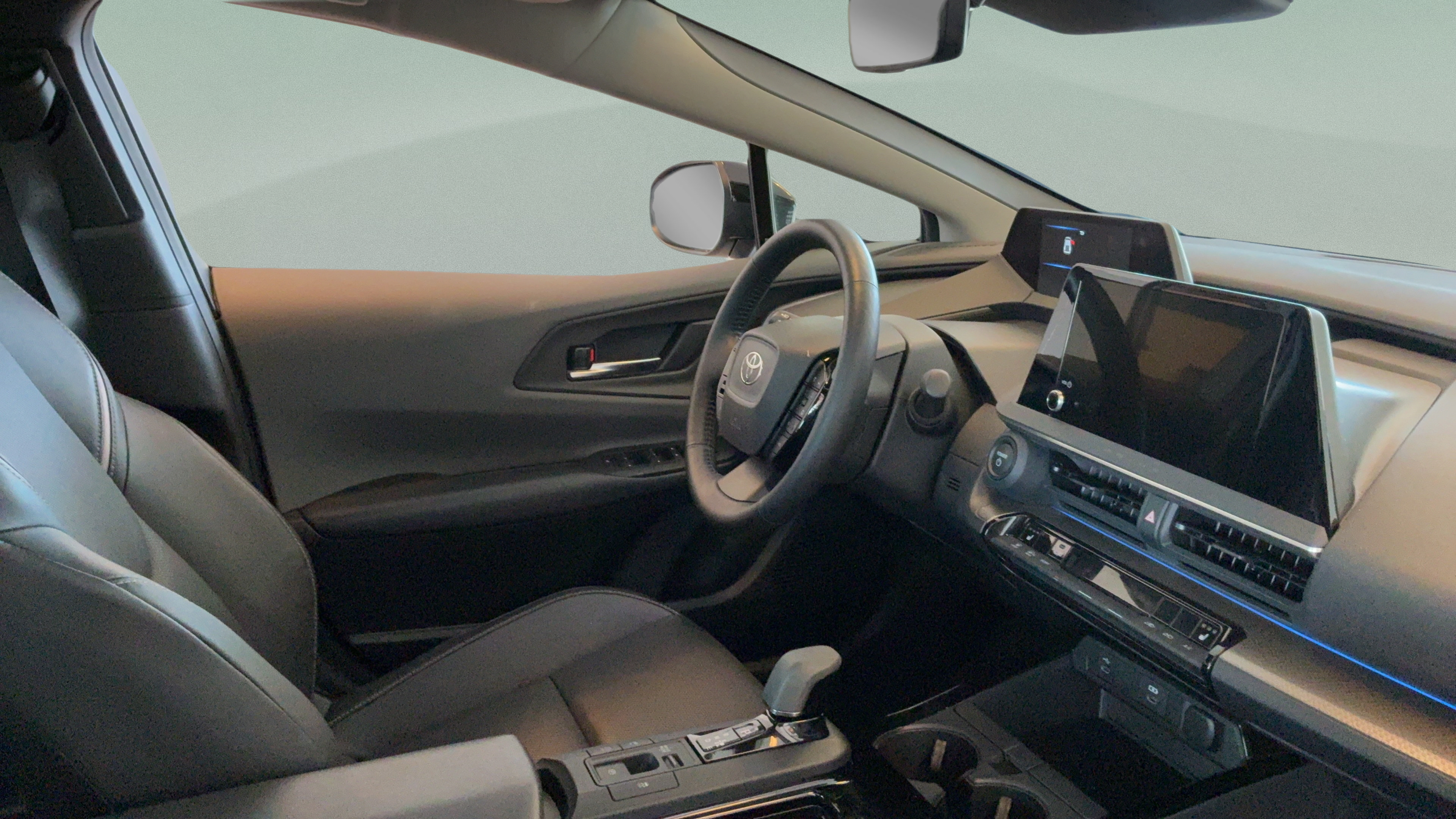 Certified 2025 Toyota Prius XLE FWD image 36