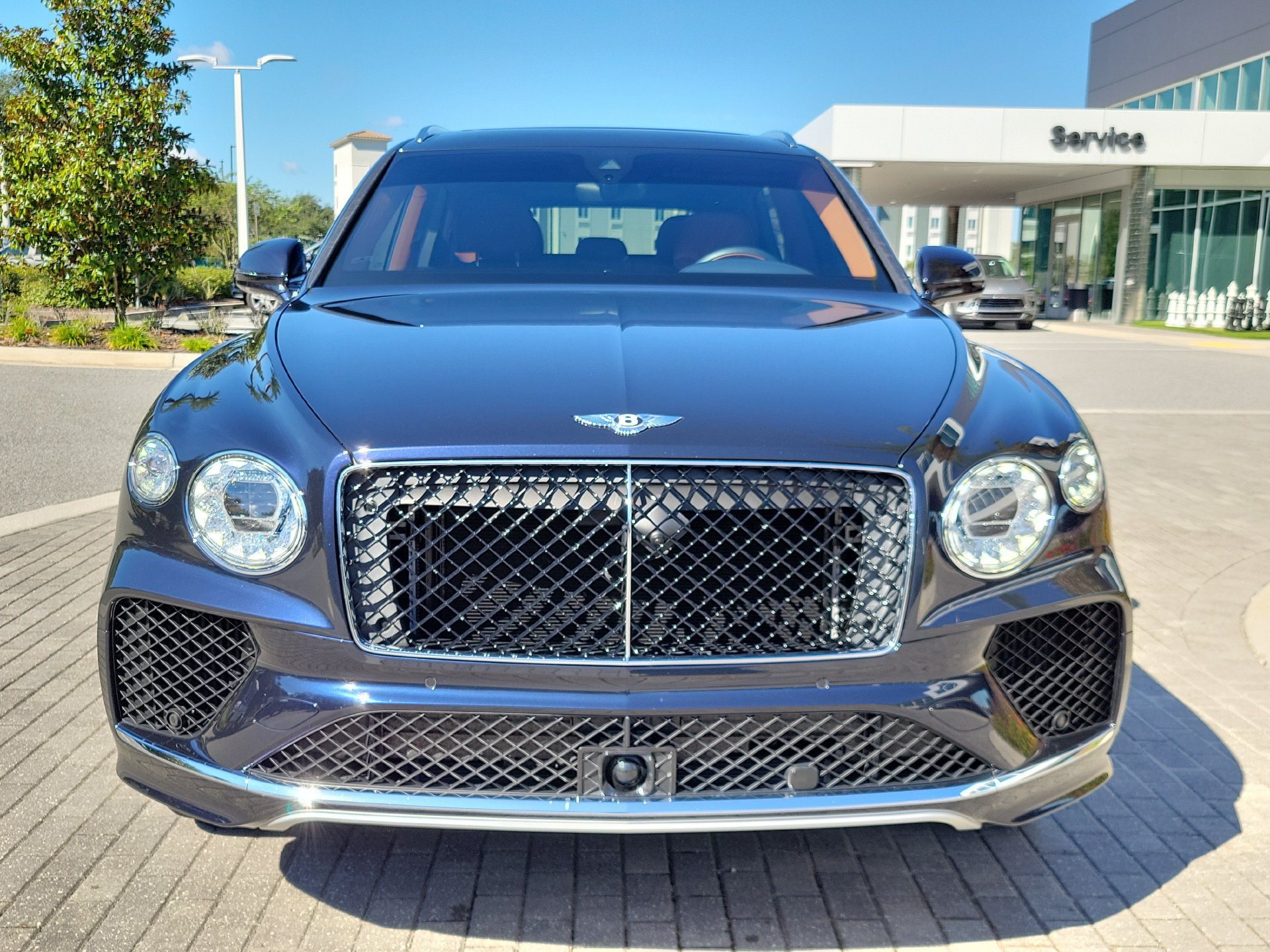 Certified 2025 Bentley Bentayga Extended Wheelbase AWD/4WD image 9