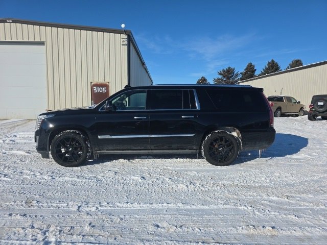 Used 2016 Cadillac Escalade ESV Platinum image 3