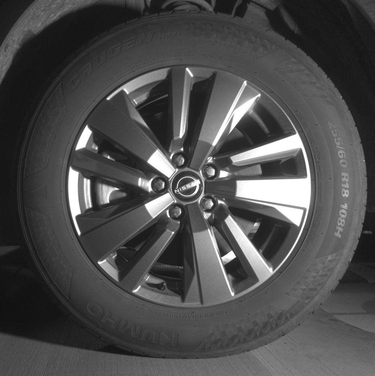 Used 2025 Nissan Pathfinder SV AWD/4WD image 12