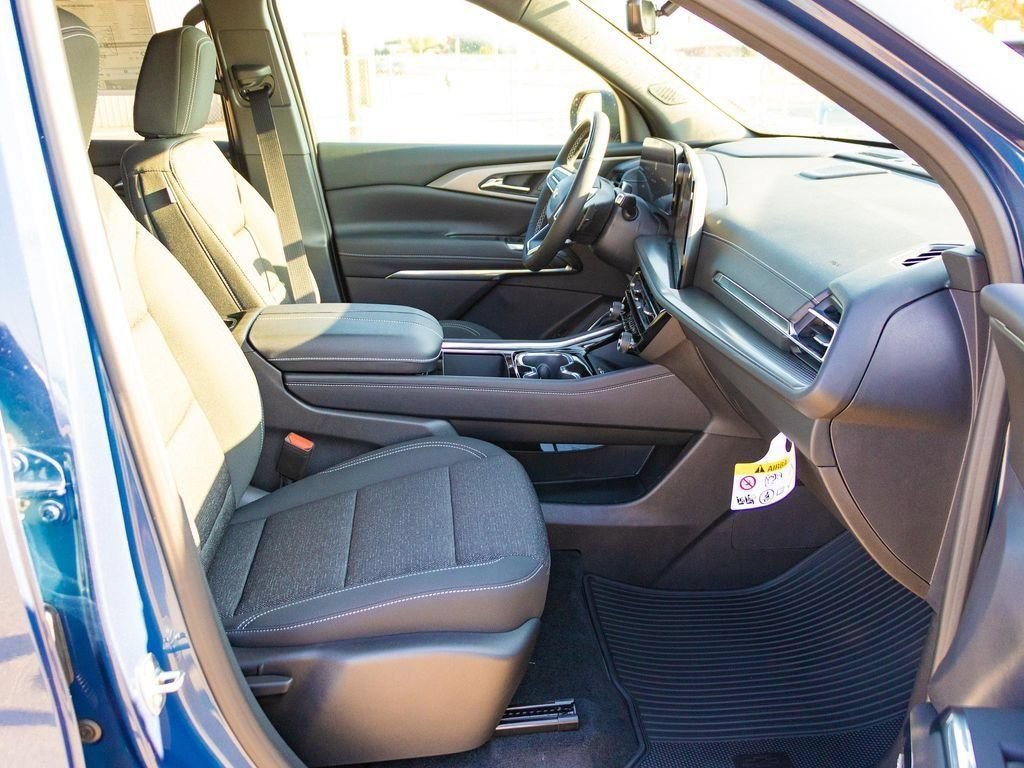 New 2026 Chevrolet Traverse LT w/ Enhanced Driving Package FWD image 8