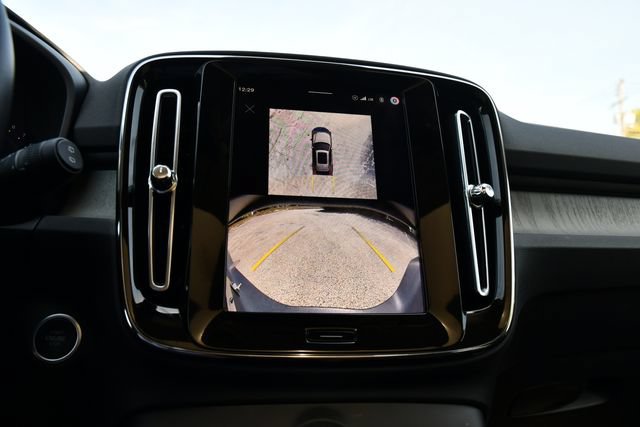 Certified 2026 Volvo XC40 B5 Plus AWD/4WD image 16