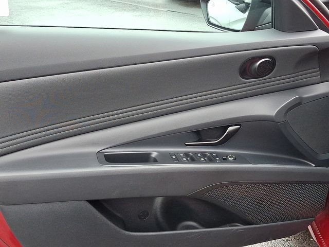 Certified 2025 Hyundai Elantra Sport FWD image 12