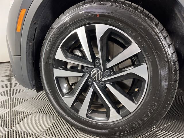 Used 2024 Volkswagen Tiguan S image 6