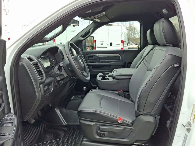 Used 2024 RAM 2500 Tradesman w/ Chrome Appearance Group AWD/4WD image 8