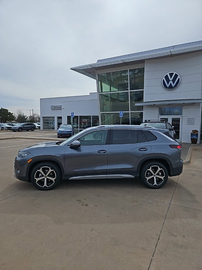 New 2026 Volkswagen Tiguan SE image 8