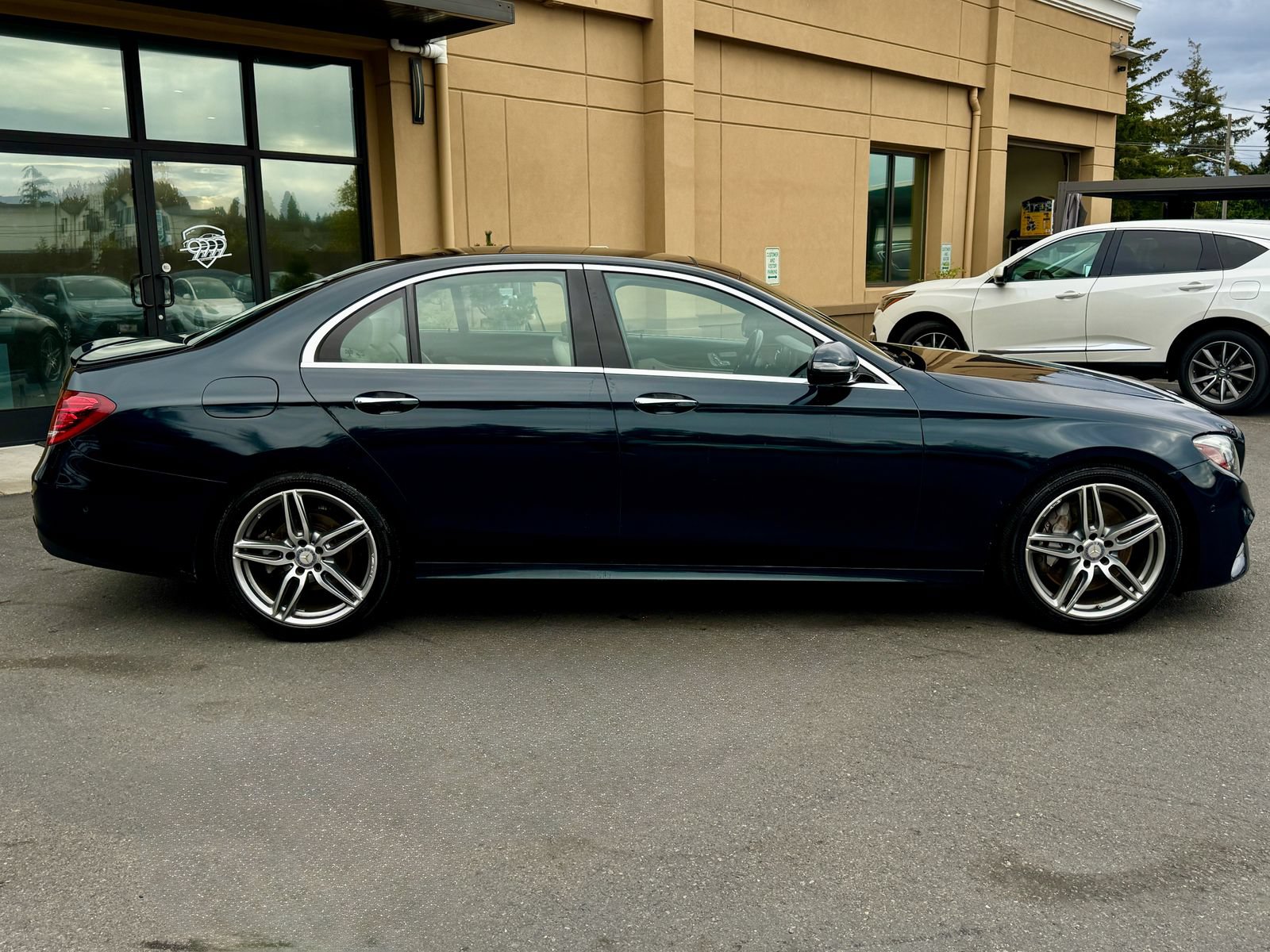 Used 2017 Mercedes-Benz E 300 image 8