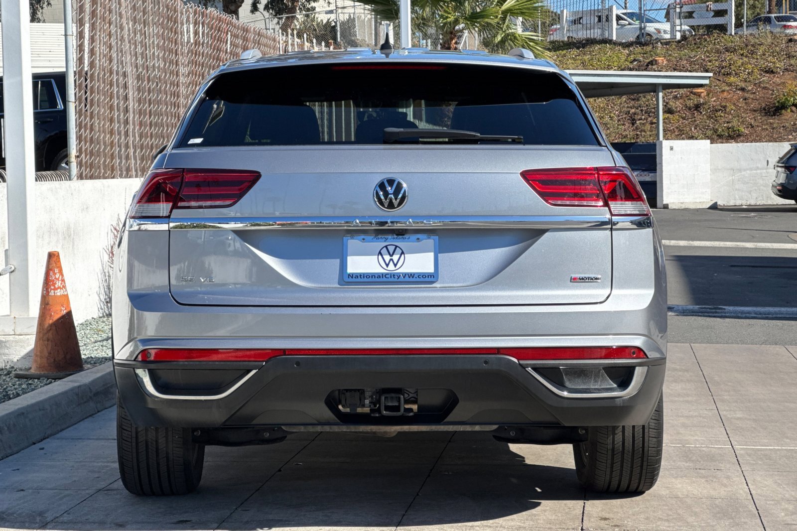 Certified 2022 Volkswagen Atlas Cross Sport SE image 6