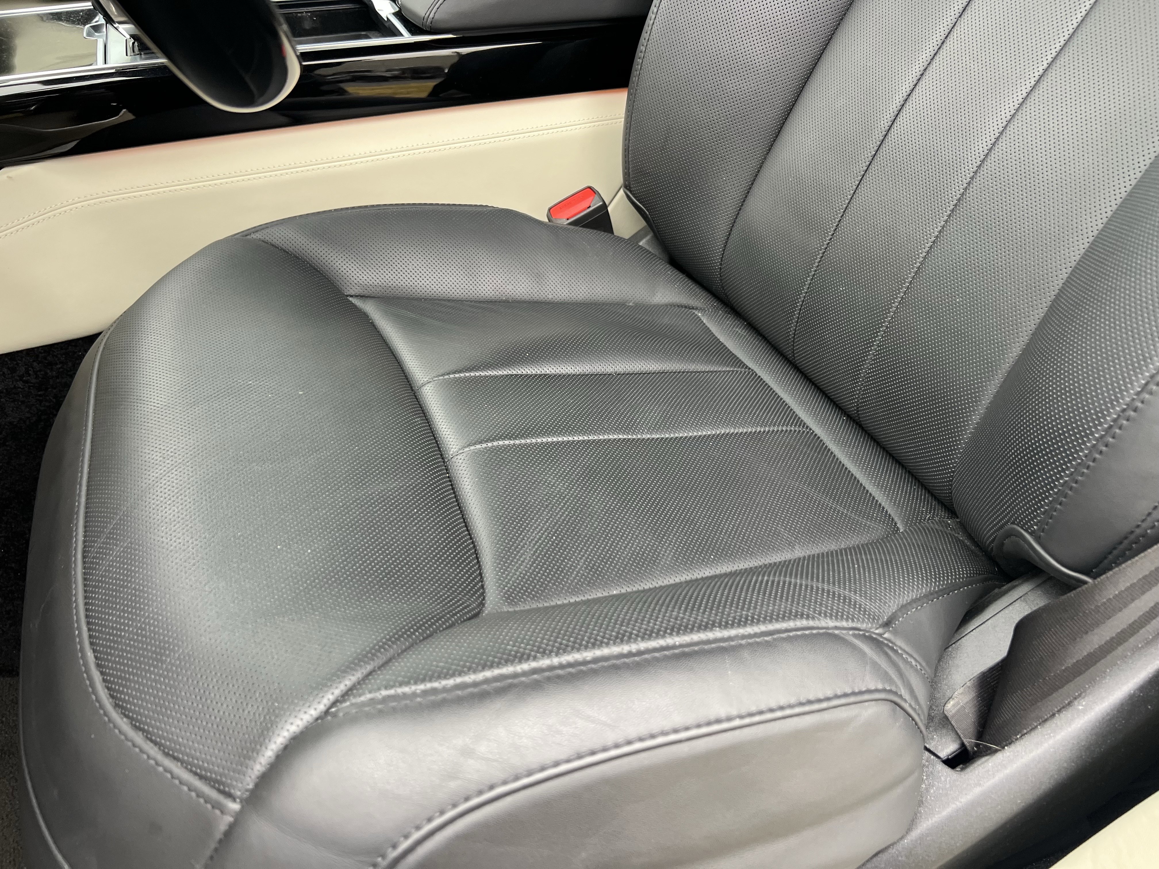 Certified 2023 Land Rover Range Rover SE image 18