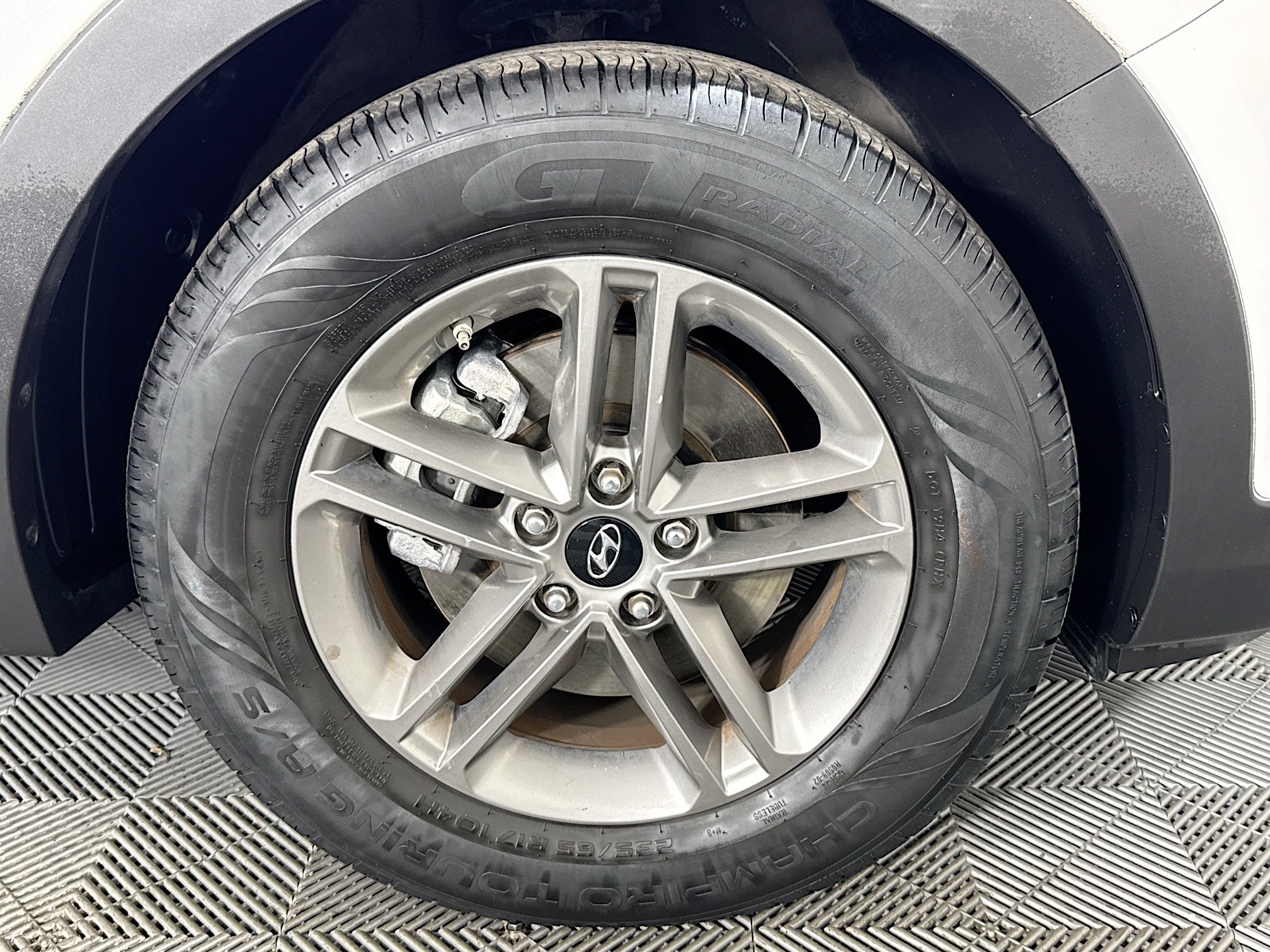 Used 2017 Hyundai Santa Fe Sport image 30