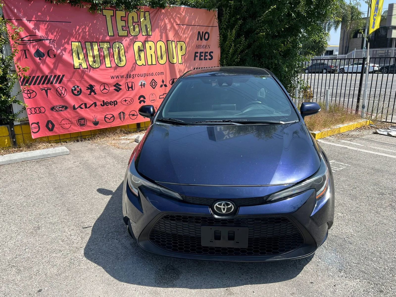 Used 2020 Toyota Corolla SE w/ Carpet Mat Package (TMS) FWD image 2