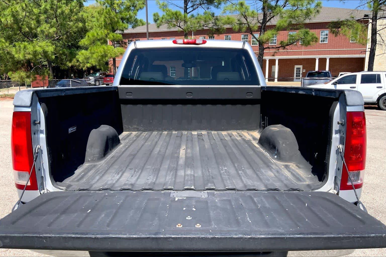Used 2014 GMC Sierra 2500 SLT w/ Suspension Package, Off-Road AWD/4WD image 32