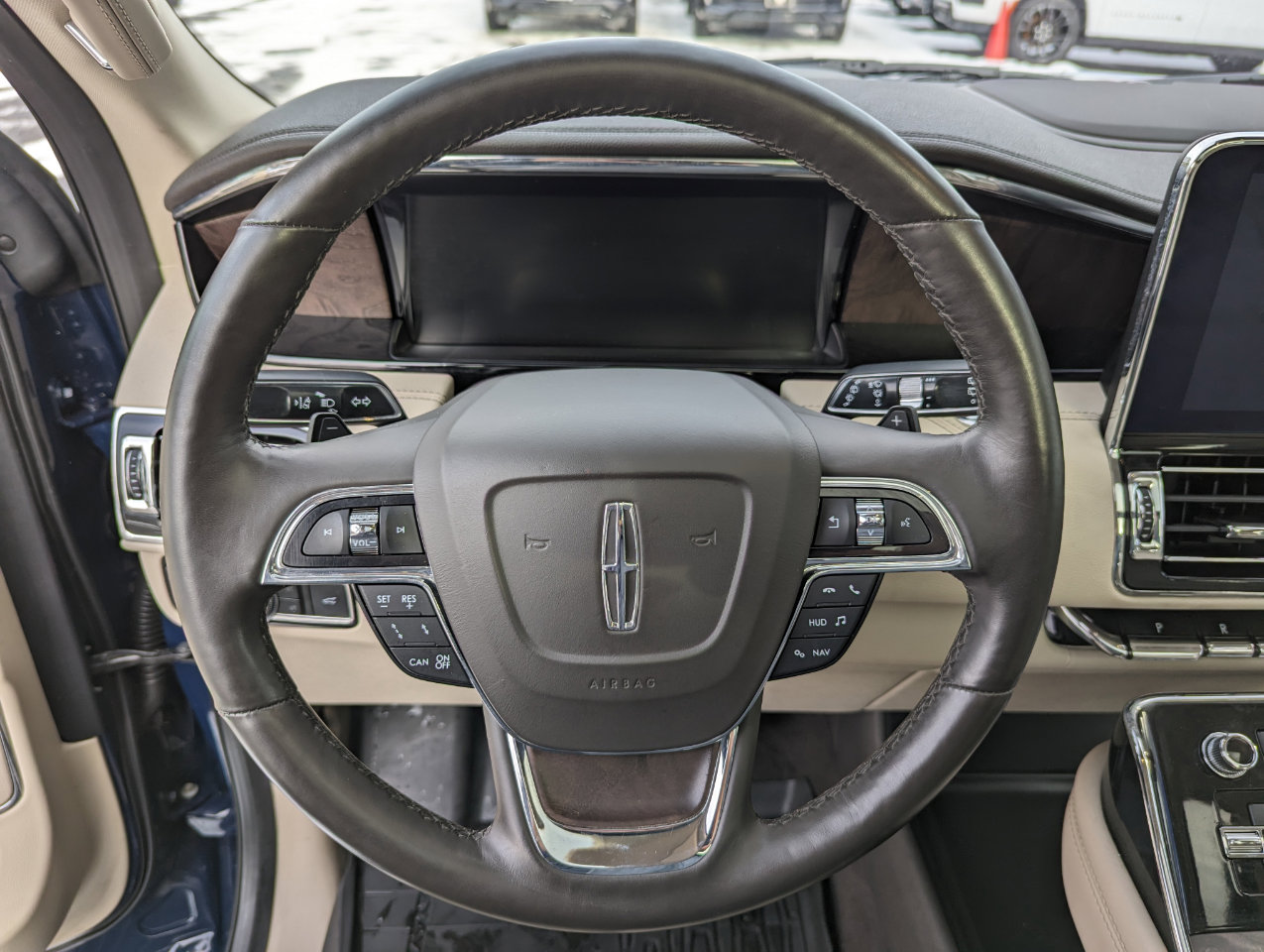 Used 2020 Lincoln Navigator L Reserve w/ Equipment Group 201A Reserve image 16