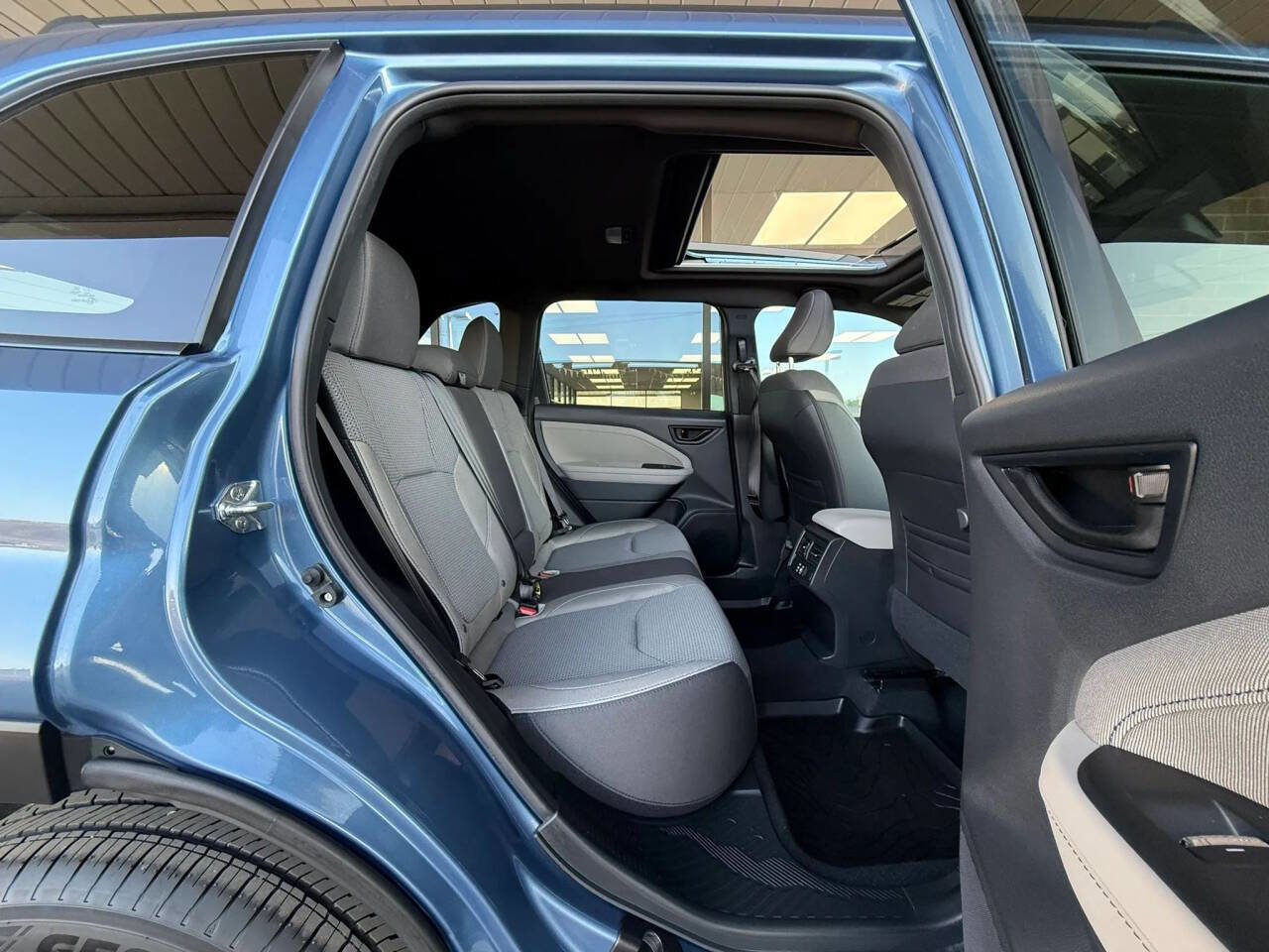 Used 2025 Subaru Forester Premium w/ Convenience Package #1 image 9