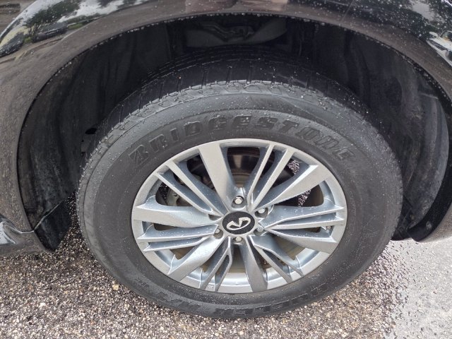 Used 2022 INFINITI QX80 Luxe w/ Cargo Package AWD/4WD image 10