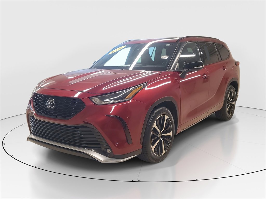 Used 2022 Toyota Highlander XSE image 3