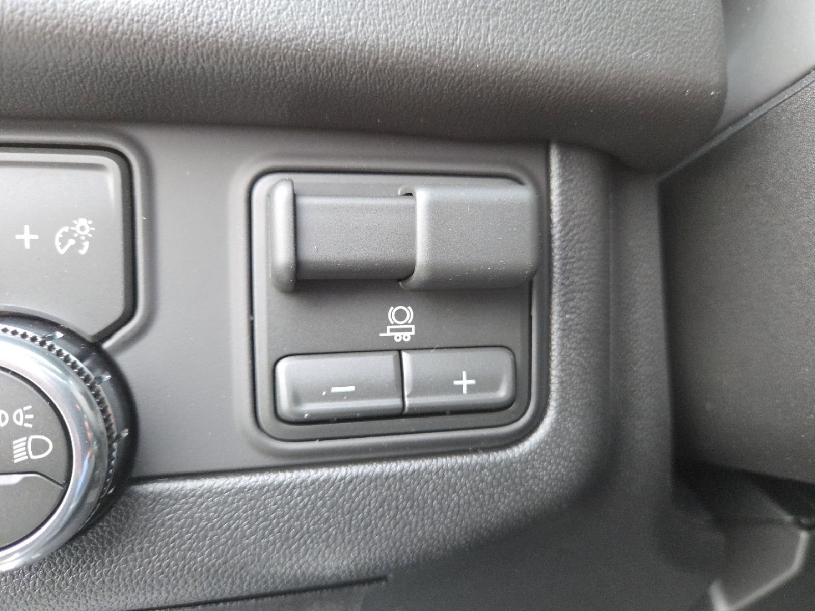 New 2026 GMC Yukon XL Elevation image 18