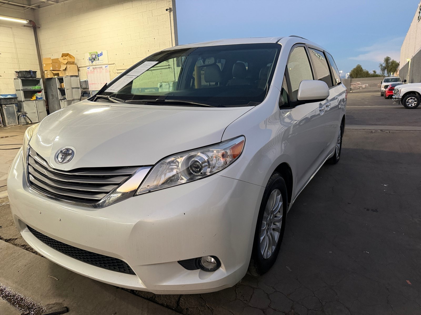 Used 2016 Toyota Sienna XLE FWD image 10