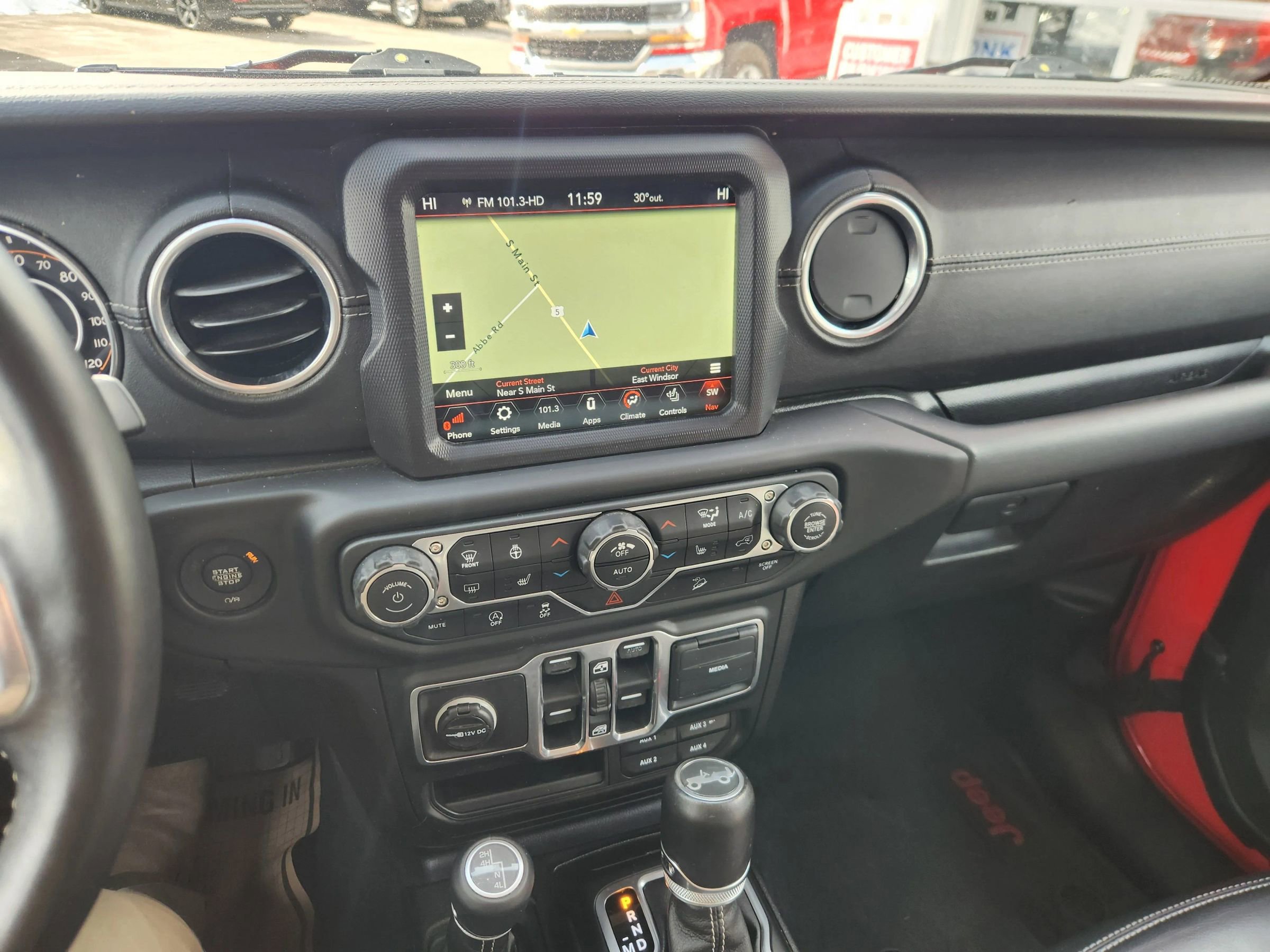 Used 2018 Jeep Wrangler Unlimited Sahara image 28