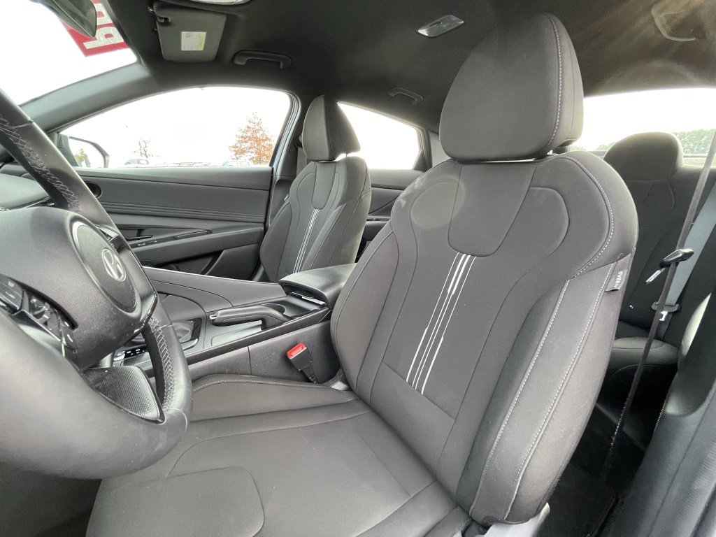 Used 2025 Hyundai Elantra Sport image 21