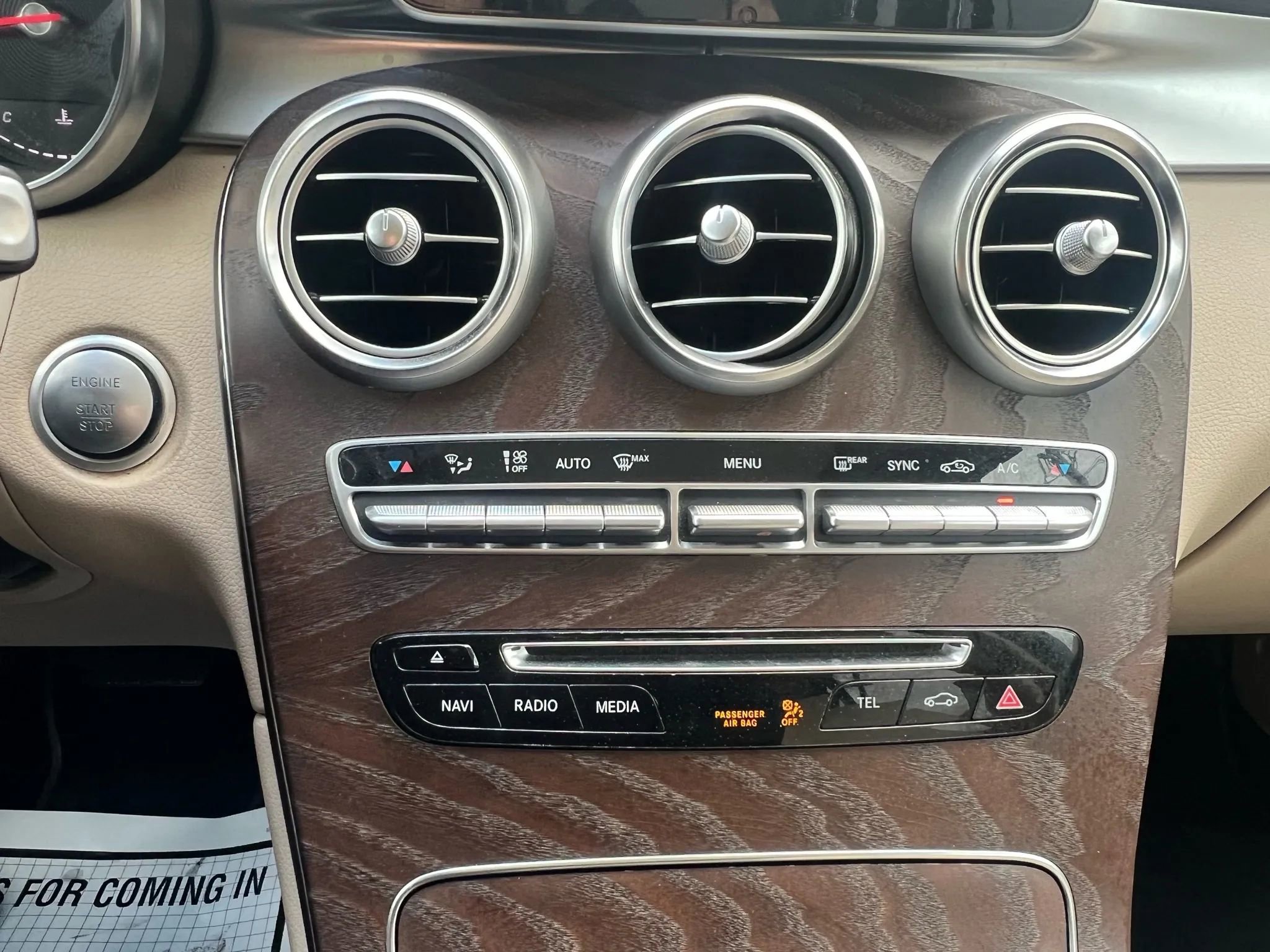 Used 2019 Mercedes-Benz GLC 300 4MATIC w/ Premium Package image 19