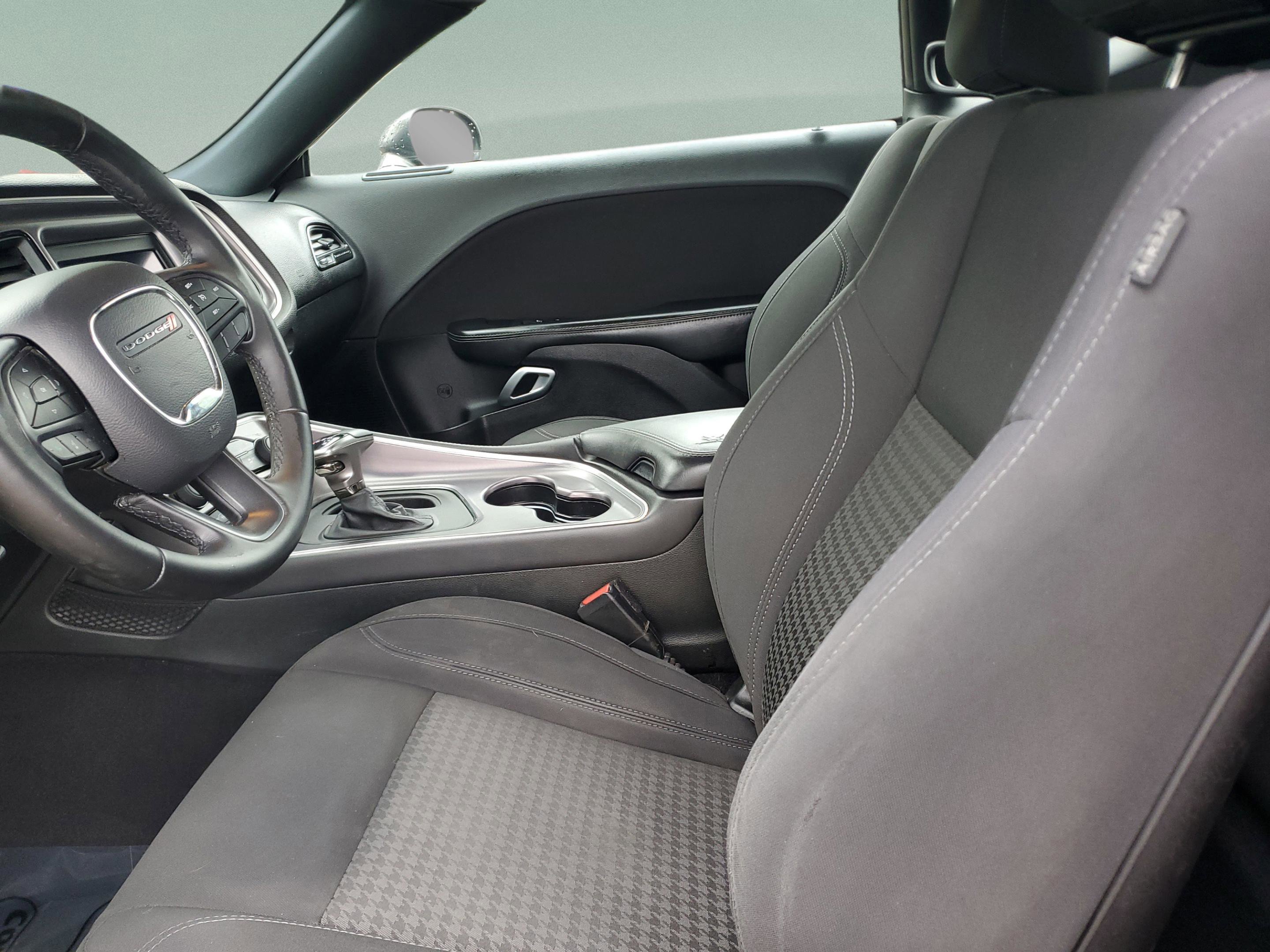 Used 2019 Dodge Challenger SXT image 16