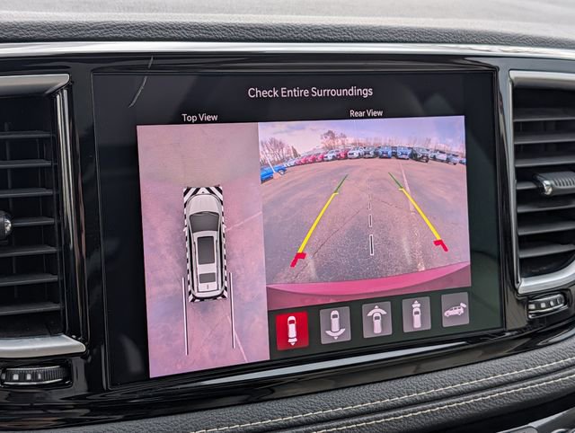 Used 2021 Chrysler Pacifica Limited w/ Premium & Safety Sphere Group image 27