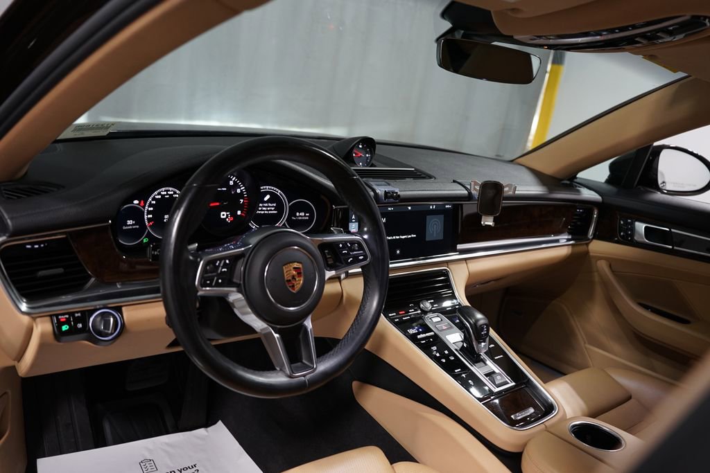 Used 2018 Porsche Panamera image 11