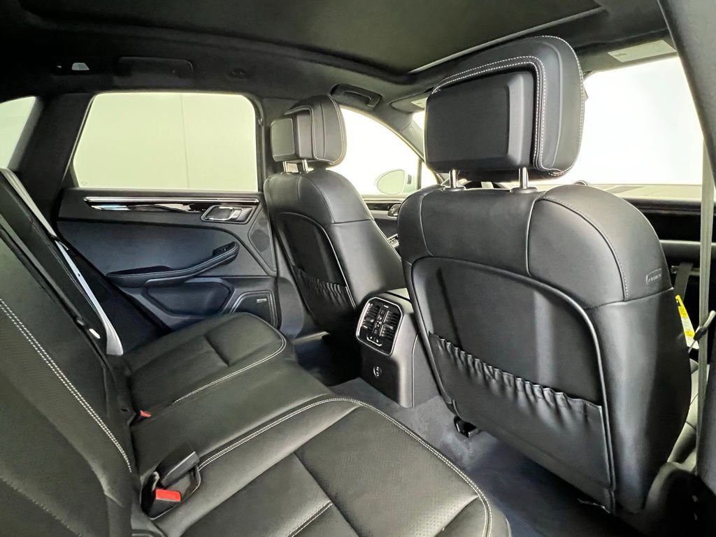 Used 2026 Porsche Macan Turbo AWD/4WD image 16