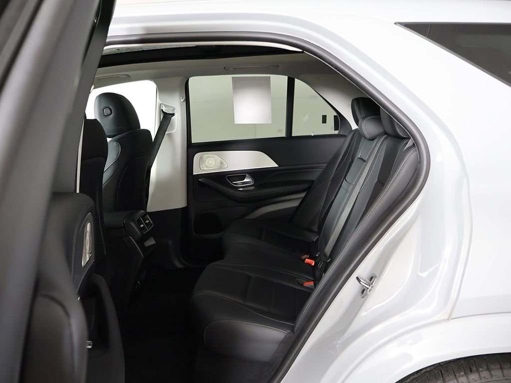 Used 2024 Mercedes-Benz GLE 450 4MATIC w/ AMG Line Exterior image 33