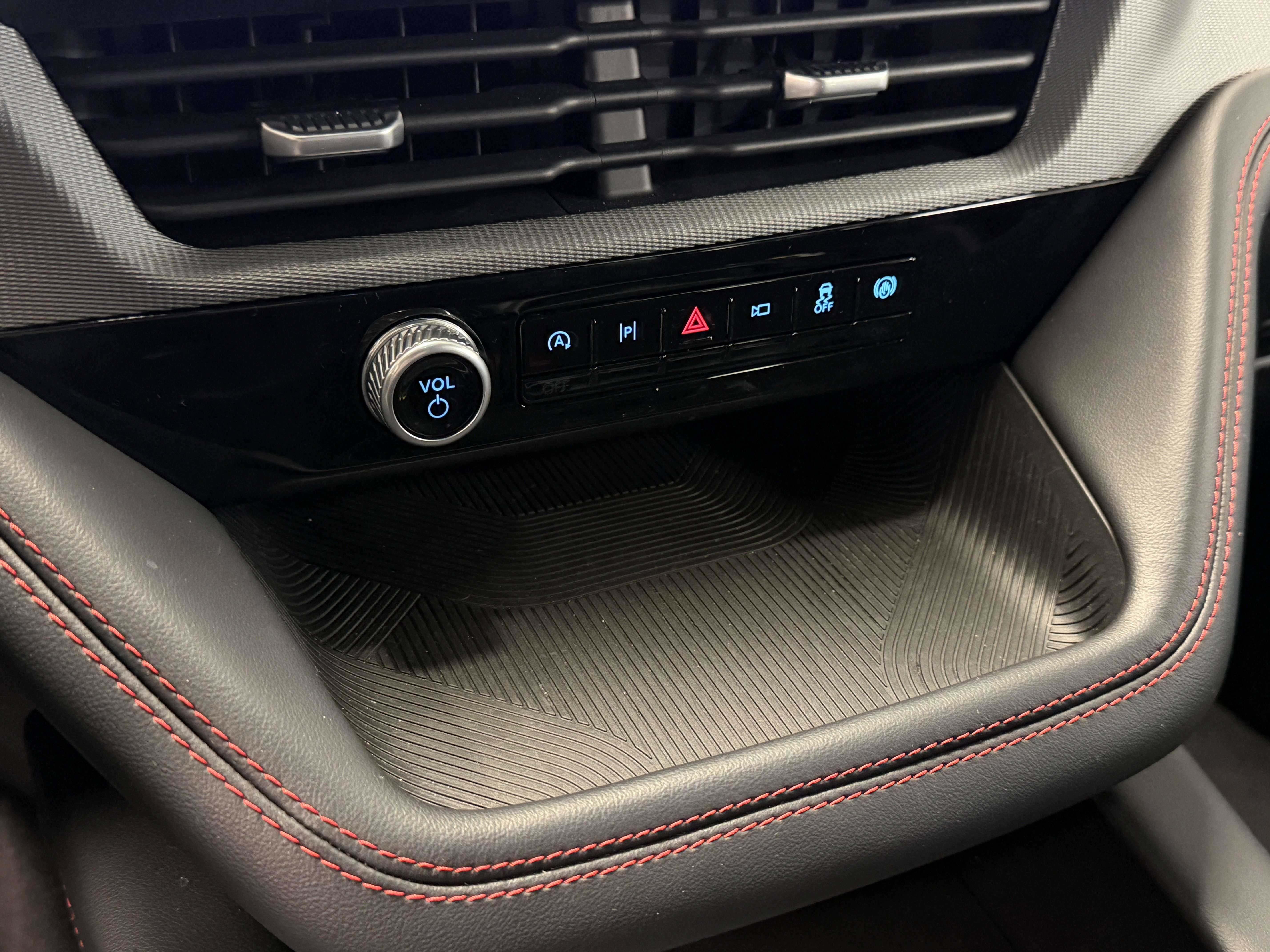 Used 2025 Ford Explorer ST-Line AWD/4WD image 10