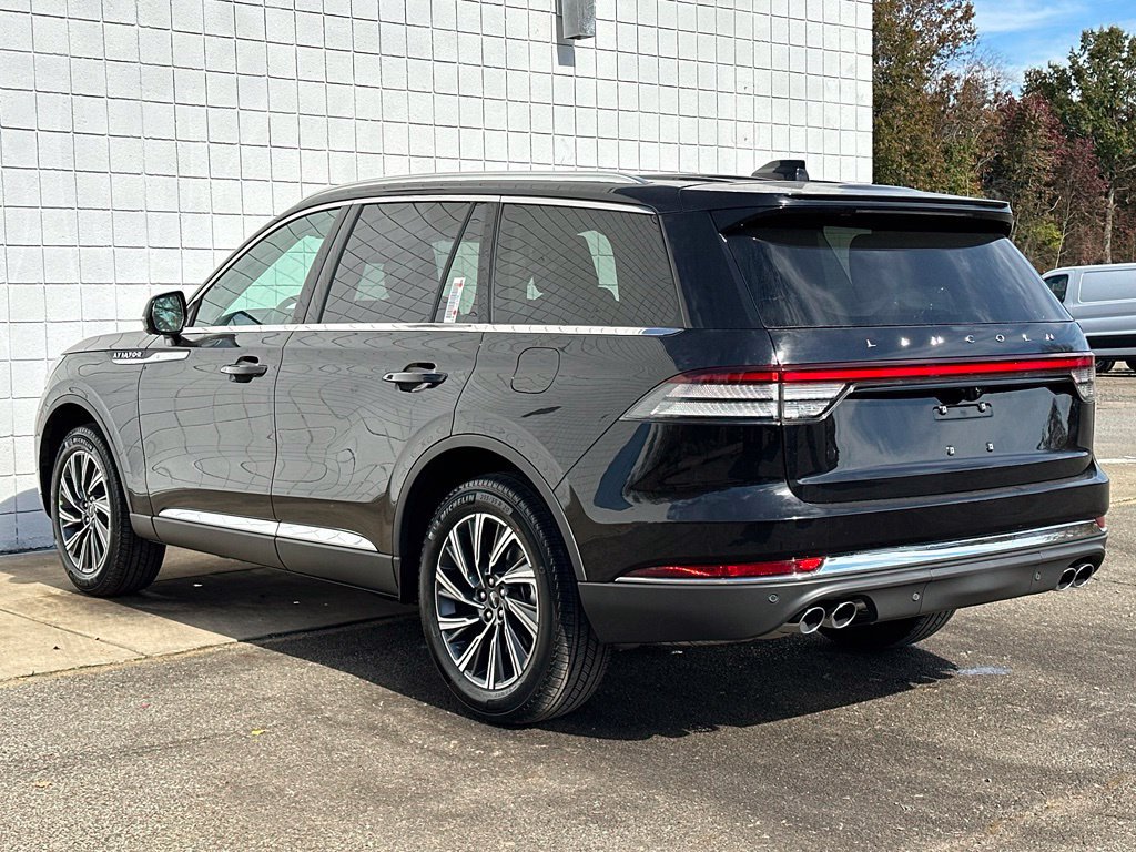 New 2027 Lincoln Aviator AWD image 32