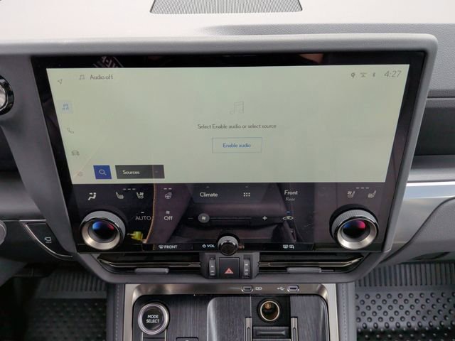 Used 2025 Lexus GX 550 w/ Accessory Package (2T) AWD/4WD image 22
