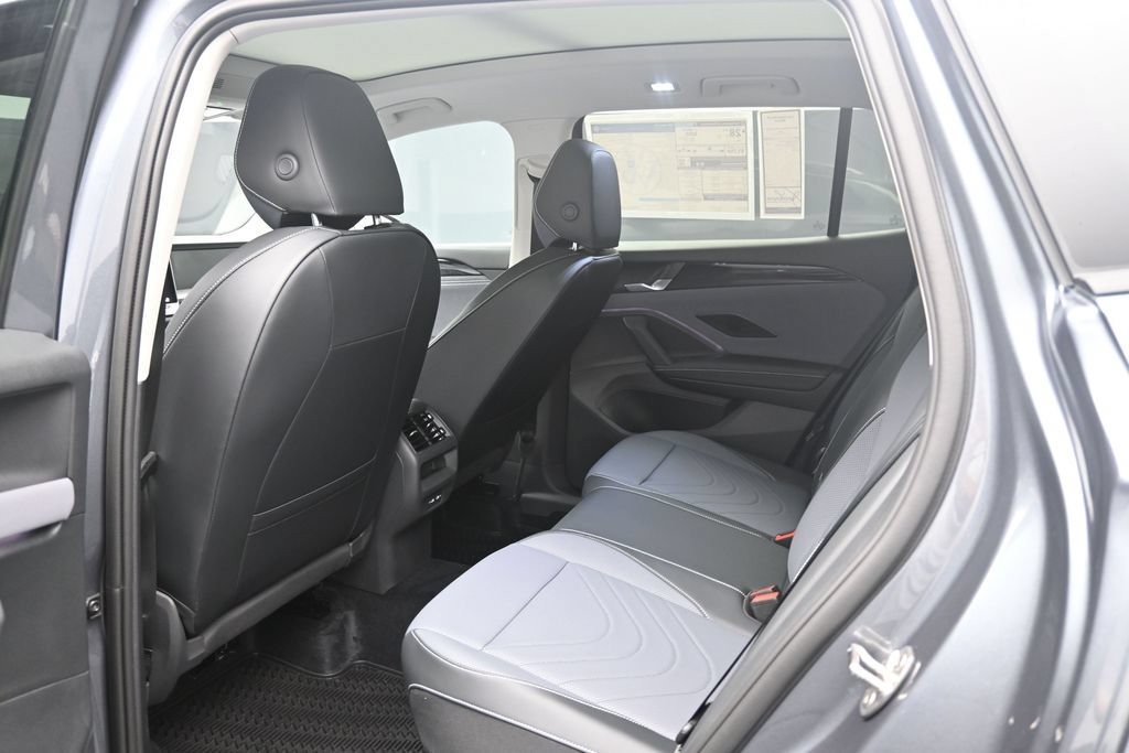 New 2026 Volkswagen Tiguan SE FWD image 21