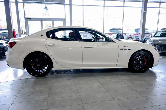 Used 2022 Maserati Ghibli Modena image 6