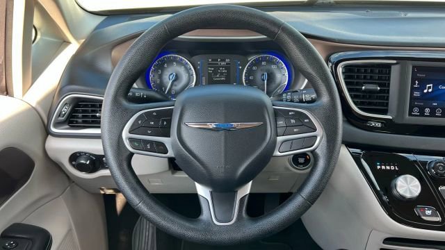 Used 2020 Chrysler Voyager Lxi image 80