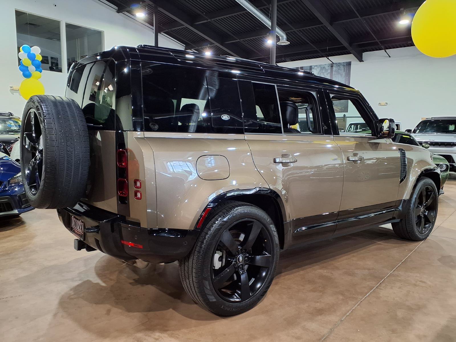 Used 2024 Land Rover Defender 110 X-Dynamic SE AWD/4WD image 6