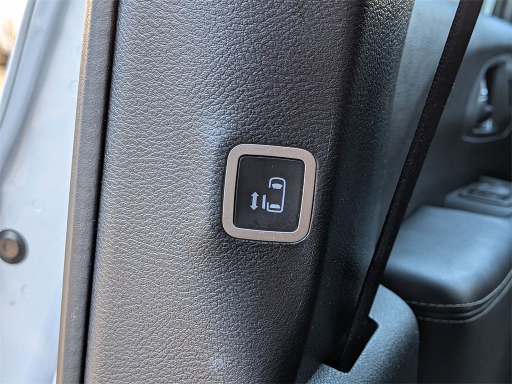 Used 2022 Chrysler Pacifica Touring-L w/ S Appearance Package image 22