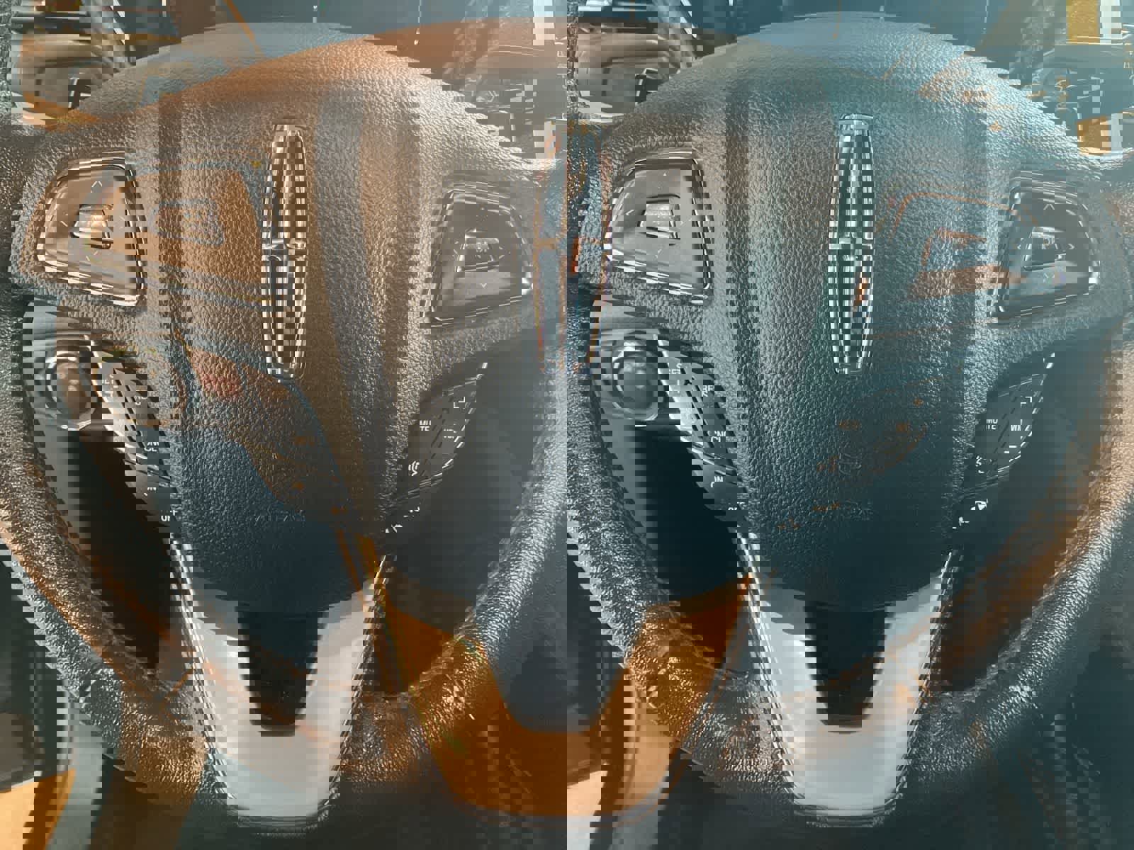 Used 2017 Lincoln MKC Premiere image 16