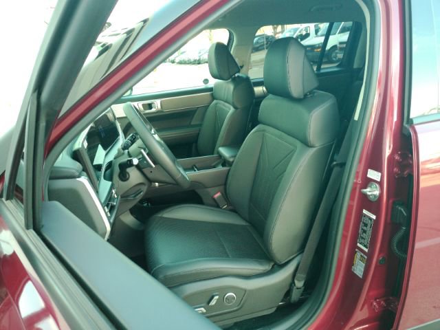 Used 2024 Hyundai Santa Fe SEL FWD image 16