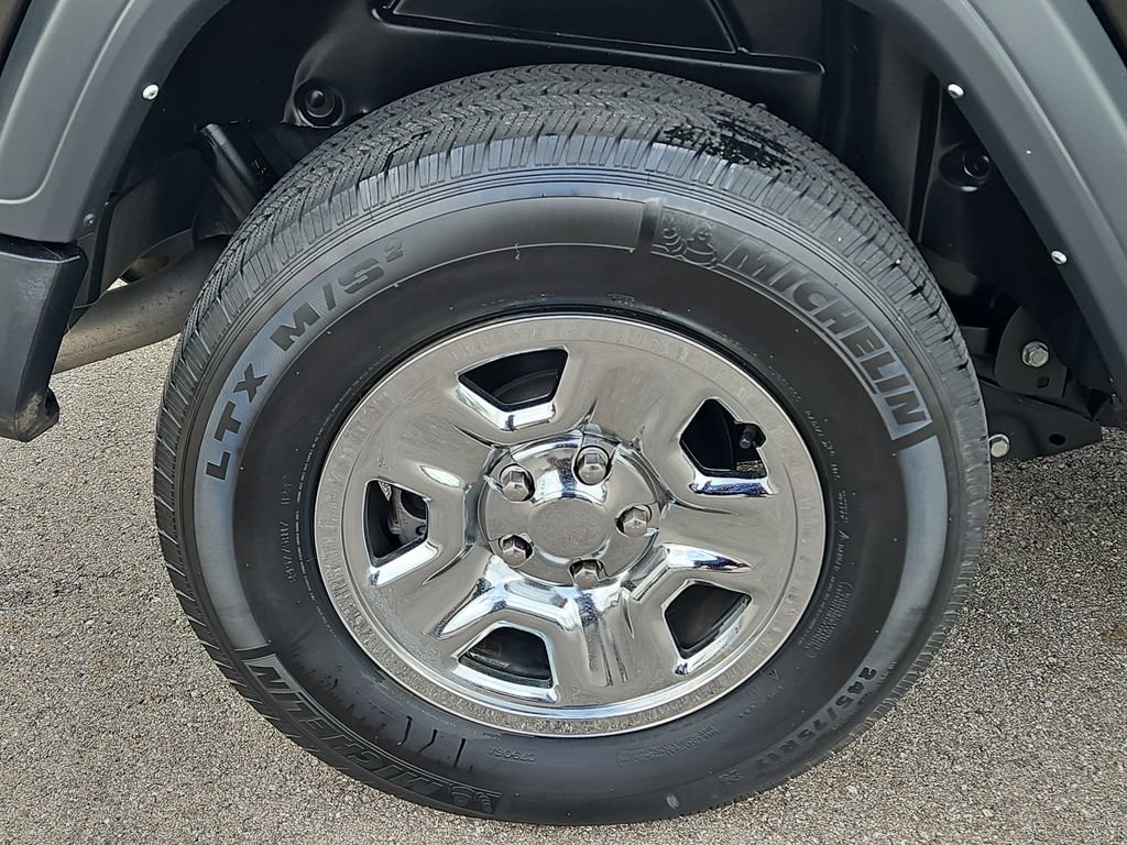 Used 2023 Jeep Wrangler Sport AWD/4WD image 5