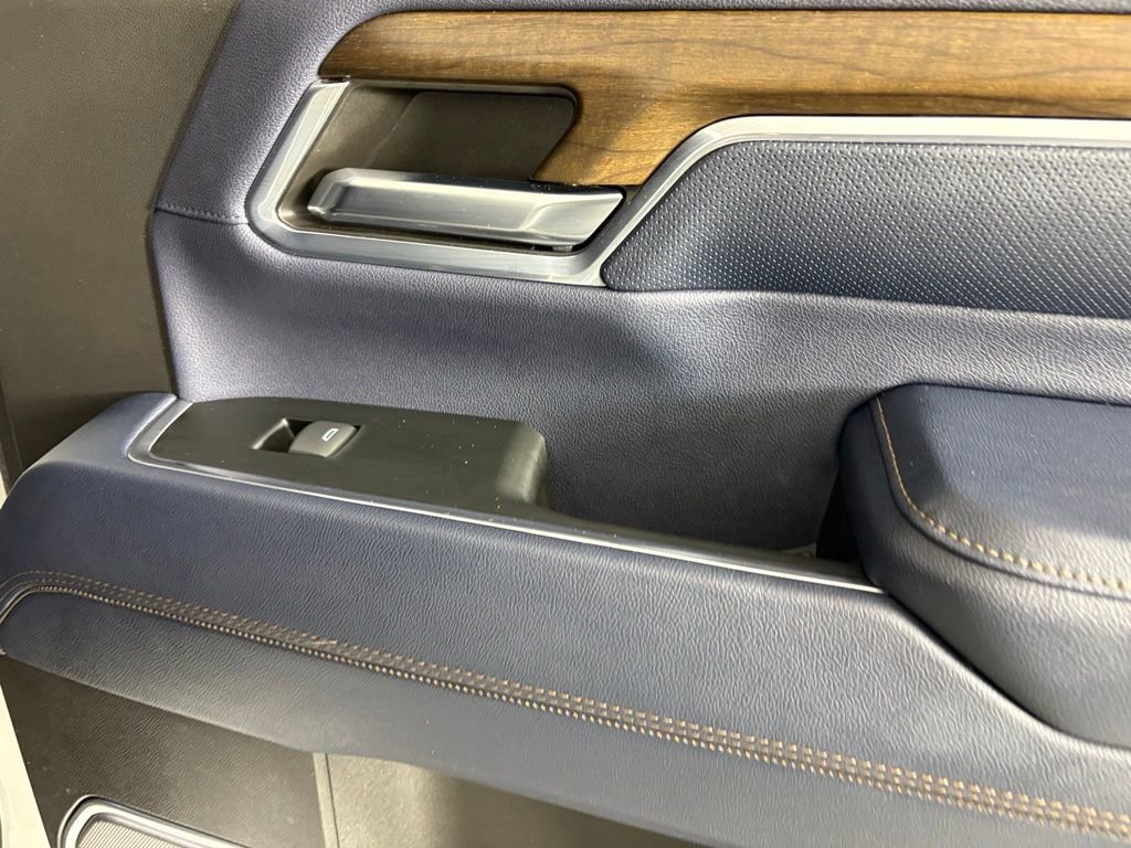 Used 2024 Chevrolet Silverado 3500 High Country w/ High Country Premium Package image 19